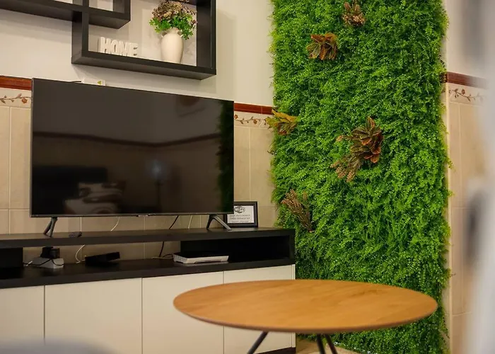 Milena's House דירה נאזרה